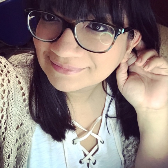 Meet your Posher, Marisabel - Picture 1 of 1